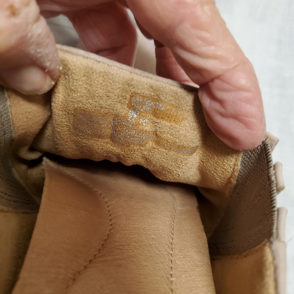 Earth Slide Shoe Taupe Suede 2" Stacked Block Heel Silver Studs on Front Size 8B - Picture 5 of 10